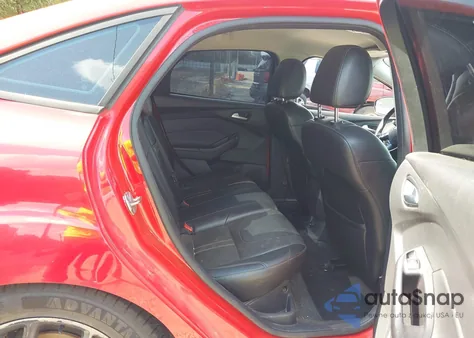 2013 Ford Focus Se z USA, uszkodzony, nr VIN 1FADP3F2XDL124682